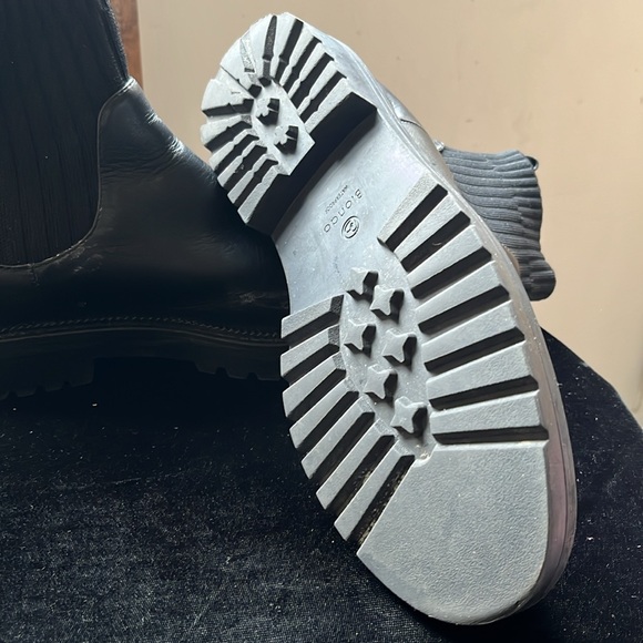 Woman’s black ankle boot size 8-1/2 - Picture 3 of 7